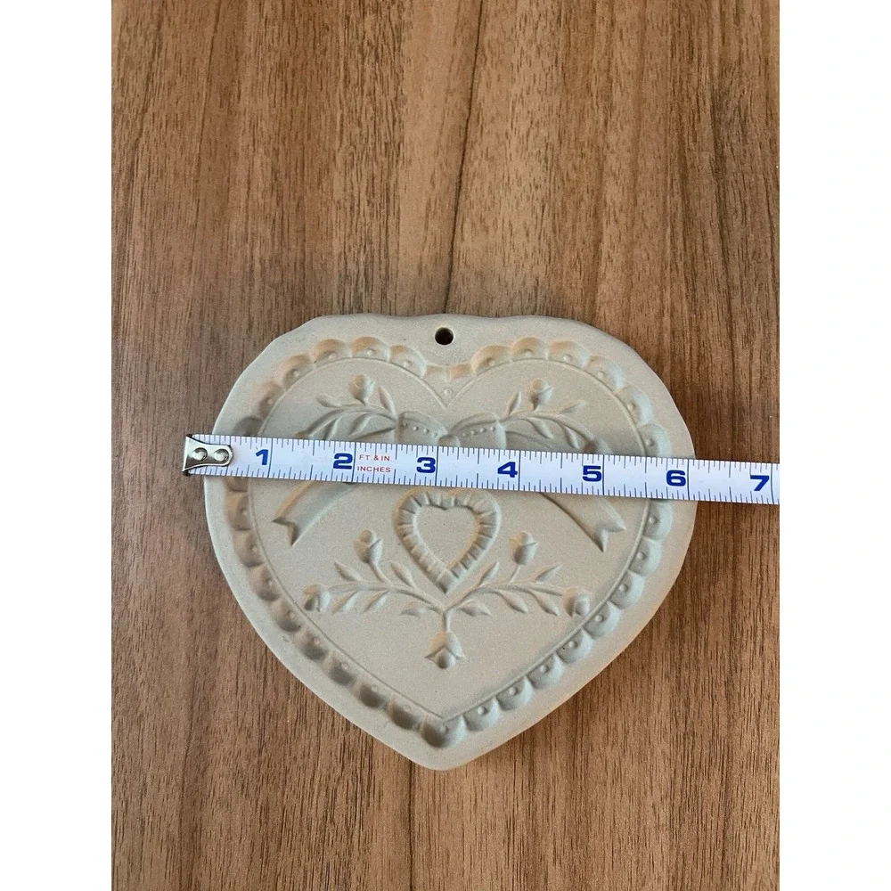 Pampered Chef Vintage 1992‎ Stoneware Sweet Heart Cookie Mold Bow Flowers